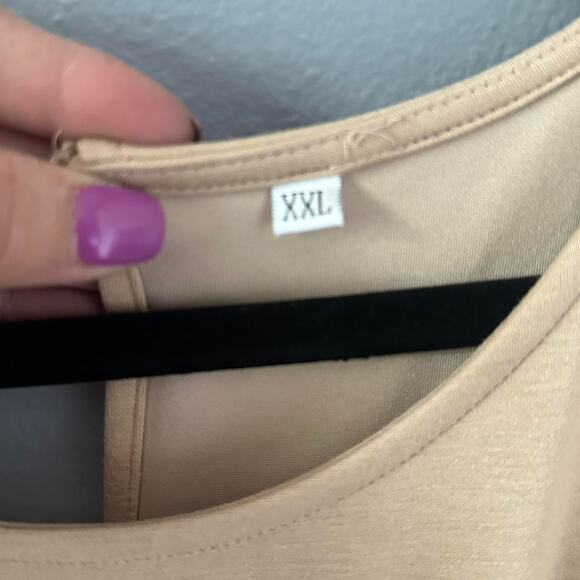 Womens tan jumpsuit size - Picture 2 of 3